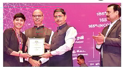 வரி வருவாய் அதிகரிப்பு: ஆளுநா் பெருமிதம்